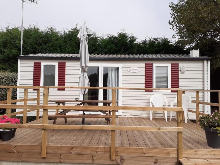 Les Mobile Home De Kerroyal Garlan Екстериор снимка