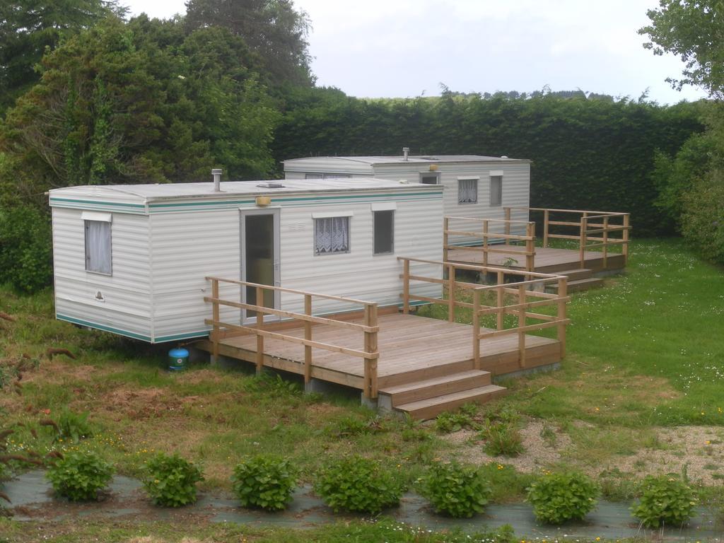 Les Mobile Home De Kerroyal Garlan Екстериор снимка