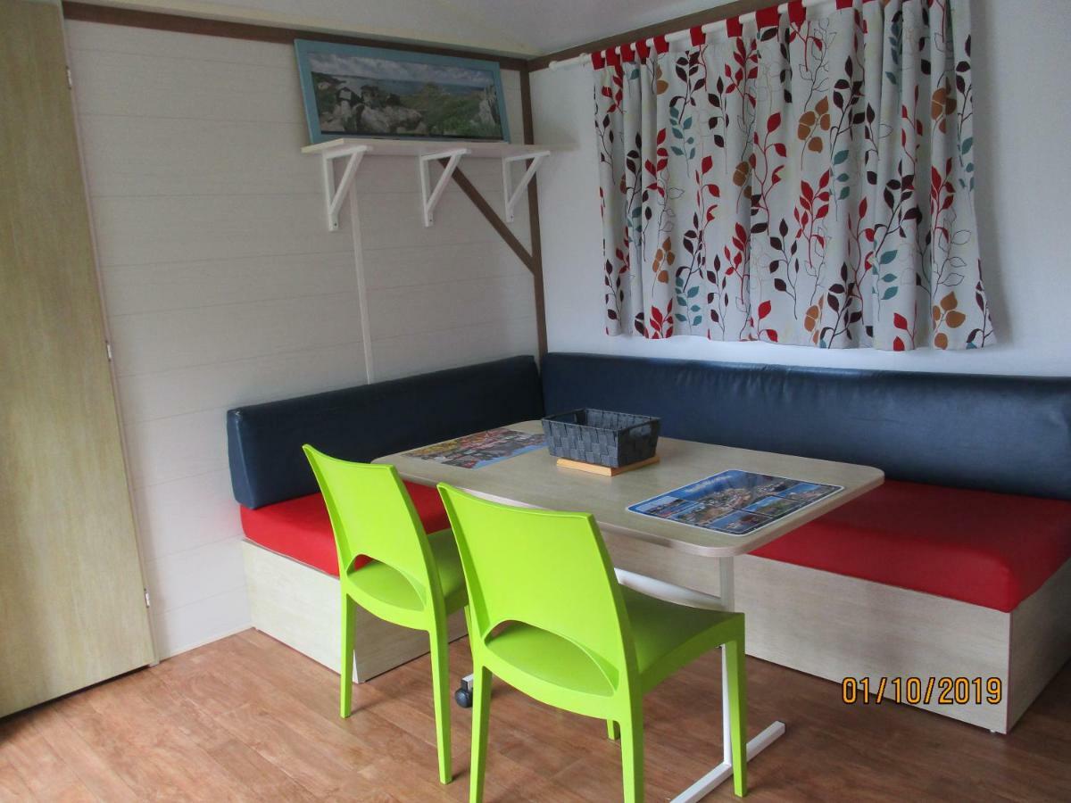Les Mobile Home De Kerroyal Garlan Екстериор снимка