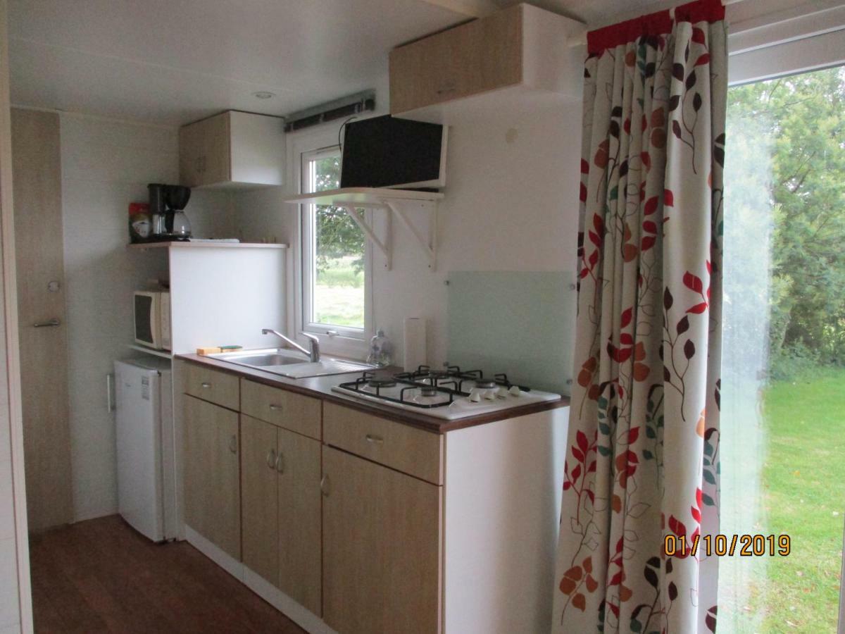 Les Mobile Home De Kerroyal Garlan Екстериор снимка