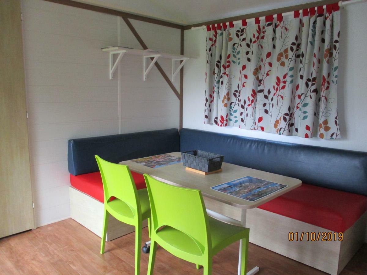 Les Mobile Home De Kerroyal Garlan Екстериор снимка