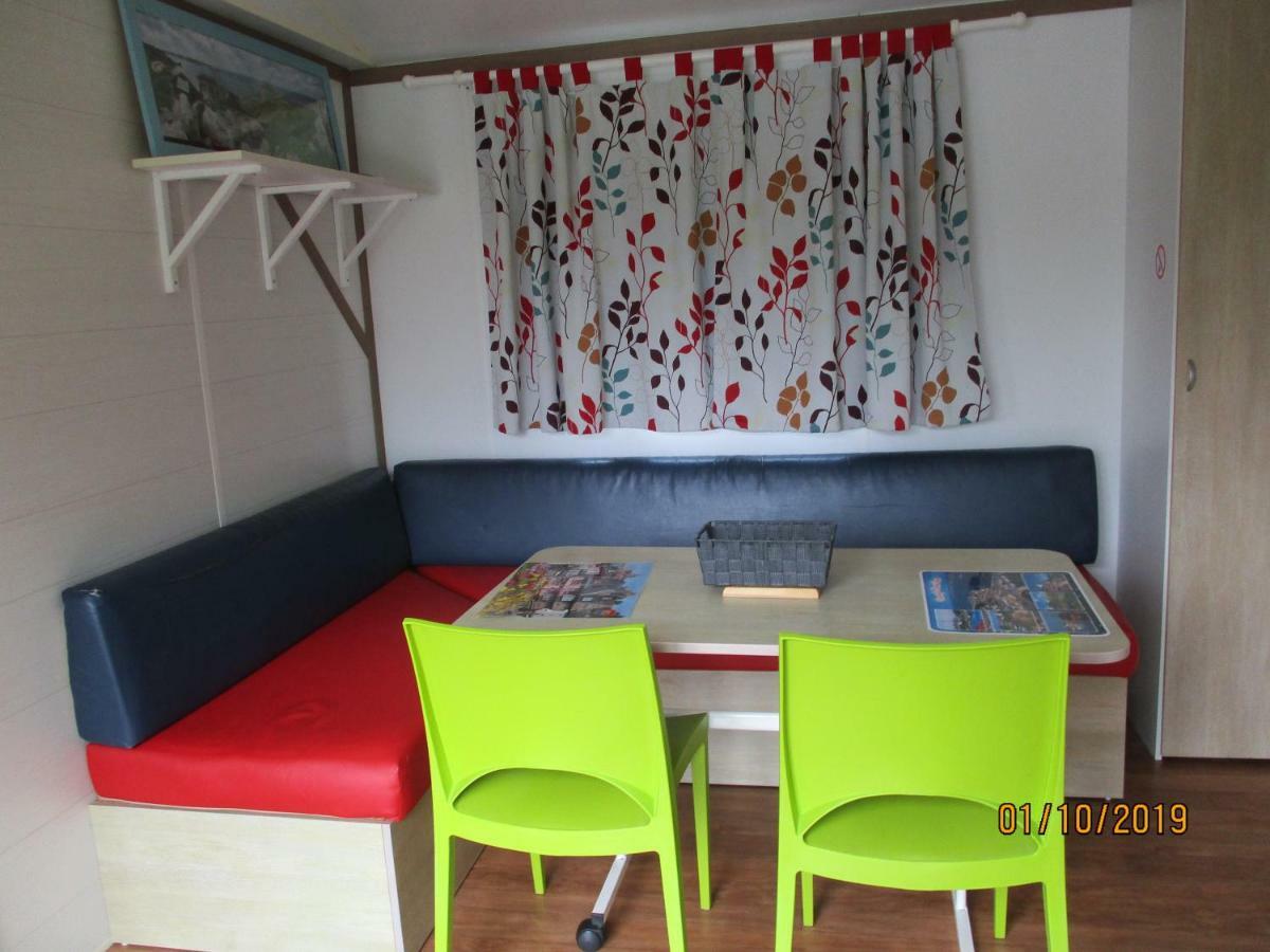 Les Mobile Home De Kerroyal Garlan Екстериор снимка
